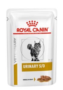 פאוץ' מזון לחתולים של רויאל קנין הסובלים מקריסטלים בדרכי השתן, מעוצב בחום לבן עם תמונה של חתול